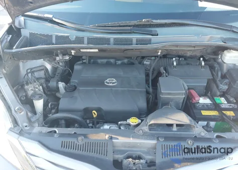 2011 Toyota Sienna Xle z USA, uszkodzony, nr VIN 5TDDK3DC7BS019419